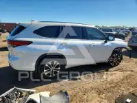 2020 Toyota Highlander photo