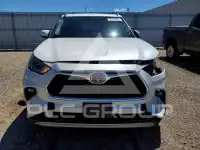2020 Toyota Highlander photo