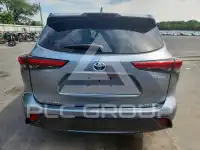 2020 Toyota Highlander photo