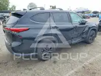2020 Toyota Highlander photo