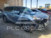 2020 Toyota Highlander photo