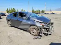 2020 Toyota PRIUS фото