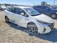 2020 Toyota PRIUS photo