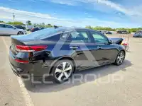2020 KIA Optima photo