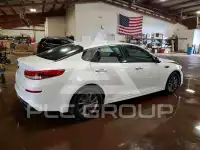 2020 KIA Optima photo