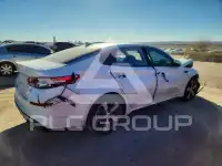 2020 KIA Optima photo