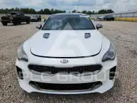 2020 KIA Stinger photo