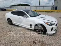 2020 KIA Stinger photo