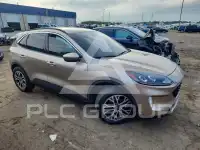 2020 Ford ESCAPE photo