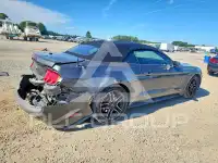 2020 Ford MUSTANG photo