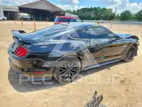2020 Ford MUSTANG photo