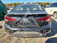 2020 Hyundai Elantra photo