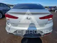 2020 Hyundai Elantra photo