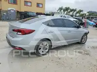 2020 Hyundai Elantra photo