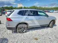 2020 Volkswagen Tiguan photo