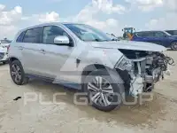 2021 Mitsubishi OUTLANDER photo