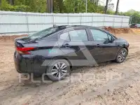 2021 Nissan VERSA фото