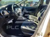 2021 Nissan VERSA фото