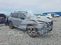 2021 Nissan ROGUE photo