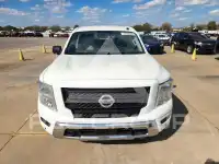2021 Nissan TITAN фото