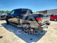 2021 Nissan TITAN photo