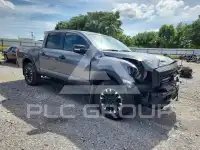 2021 Nissan TITAN фото