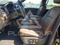 2021 Nissan TITAN фото