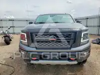 2021 Nissan TITAN фото