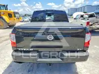 2021 Nissan TITAN фото