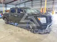 2021 Nissan TITAN фото