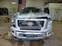 2021 Nissan TITAN фото