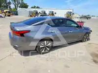 2021 Nissan ALTIMA photo