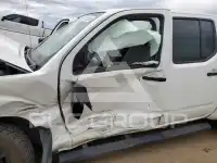 2021 Nissan FRONTIER photo