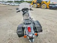 2021 Kawasaki VULCAN 900 фото