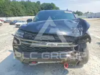 2021 Chevrolet Suburan photo