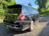 2021 Chevrolet Suburan photo