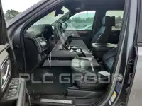 2021 Chevrolet Suburan photo