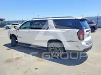 2021 Chevrolet Suburan photo