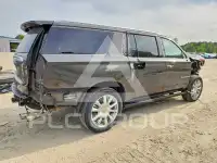 2021 Chevrolet Suburan photo