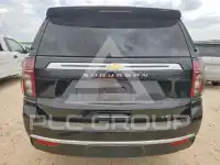2021 Chevrolet Suburan photo