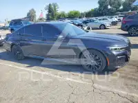 2021 BMW 740 фото