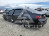 2021 BMW 750 photo