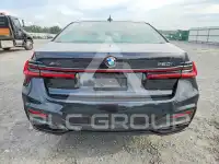 2021 BMW 750 photo