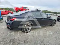 2021 BMW 750 photo