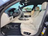 2021 BMW 750 фото