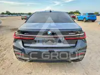 2021 BMW 750 фото