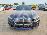 2021 BMW 750 фото
