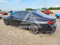 2021 BMW 750 фото
