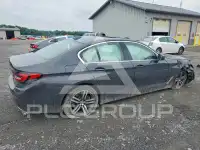 2021 BMW 530 фото