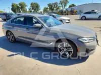 2021 BMW 530 фото